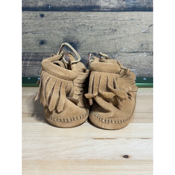 NEW Minnetonka Mens style882 Tan Suede Fringe Moccasin Boots Ties Soft Sole NWT - Picture 8 of 13